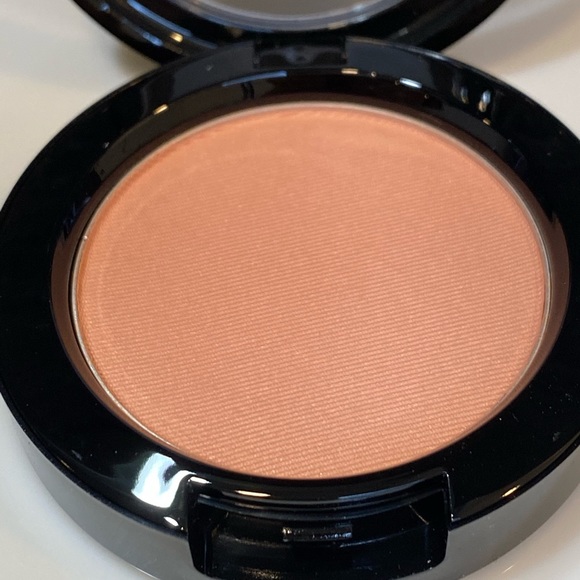 Marilyn Monroe MAC Makeup - Picture 2 of 3